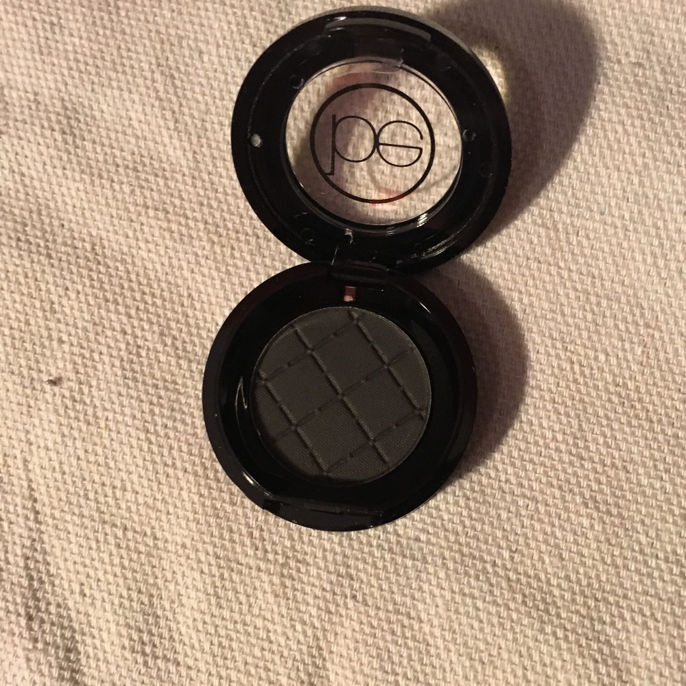 NWOT BeautiControl mineral shadow Midnight .04oz